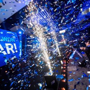 Hyr dj till företagsfesten hyra dj Stockholm, Dj till firmafesten, dj till event. Boka en dj. Grym dj