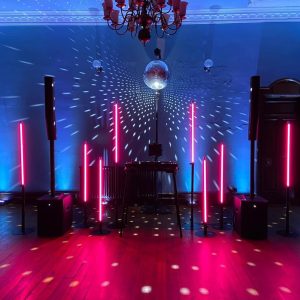 Hyr dj med ljud och ljus till bröllop och fest